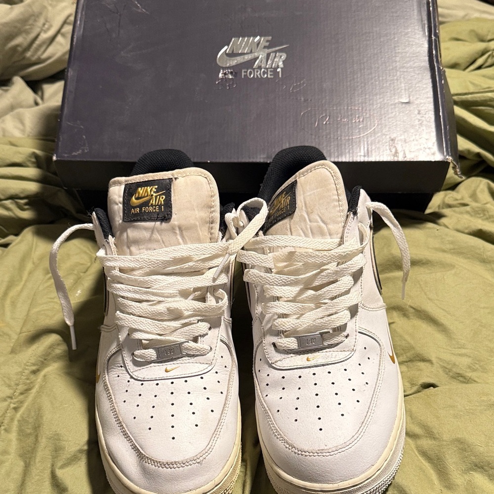Nike Air Force 1 Men's White and Gold Sneakers